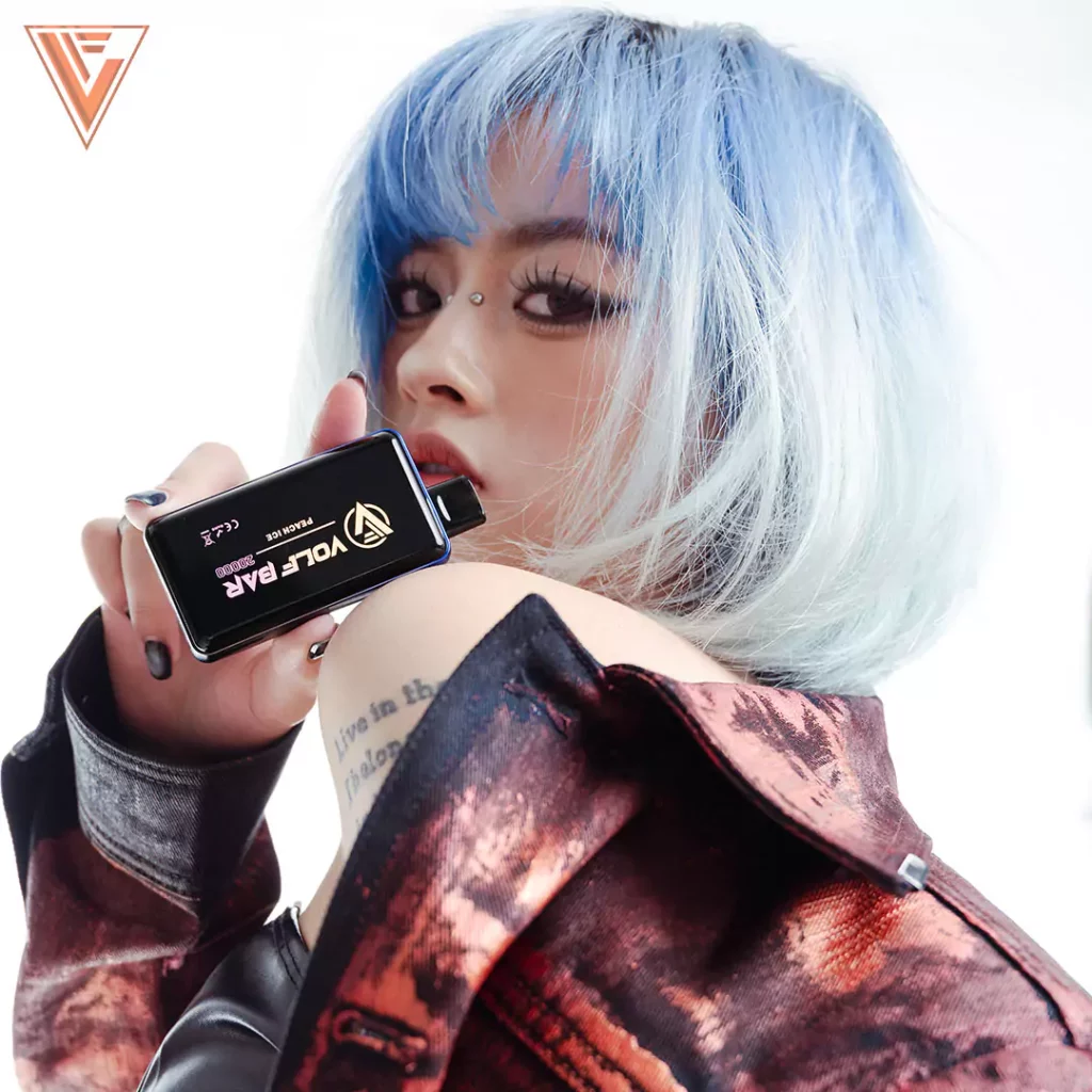 a-girl-with-blue-and-white-hair-shows-the-vape-06